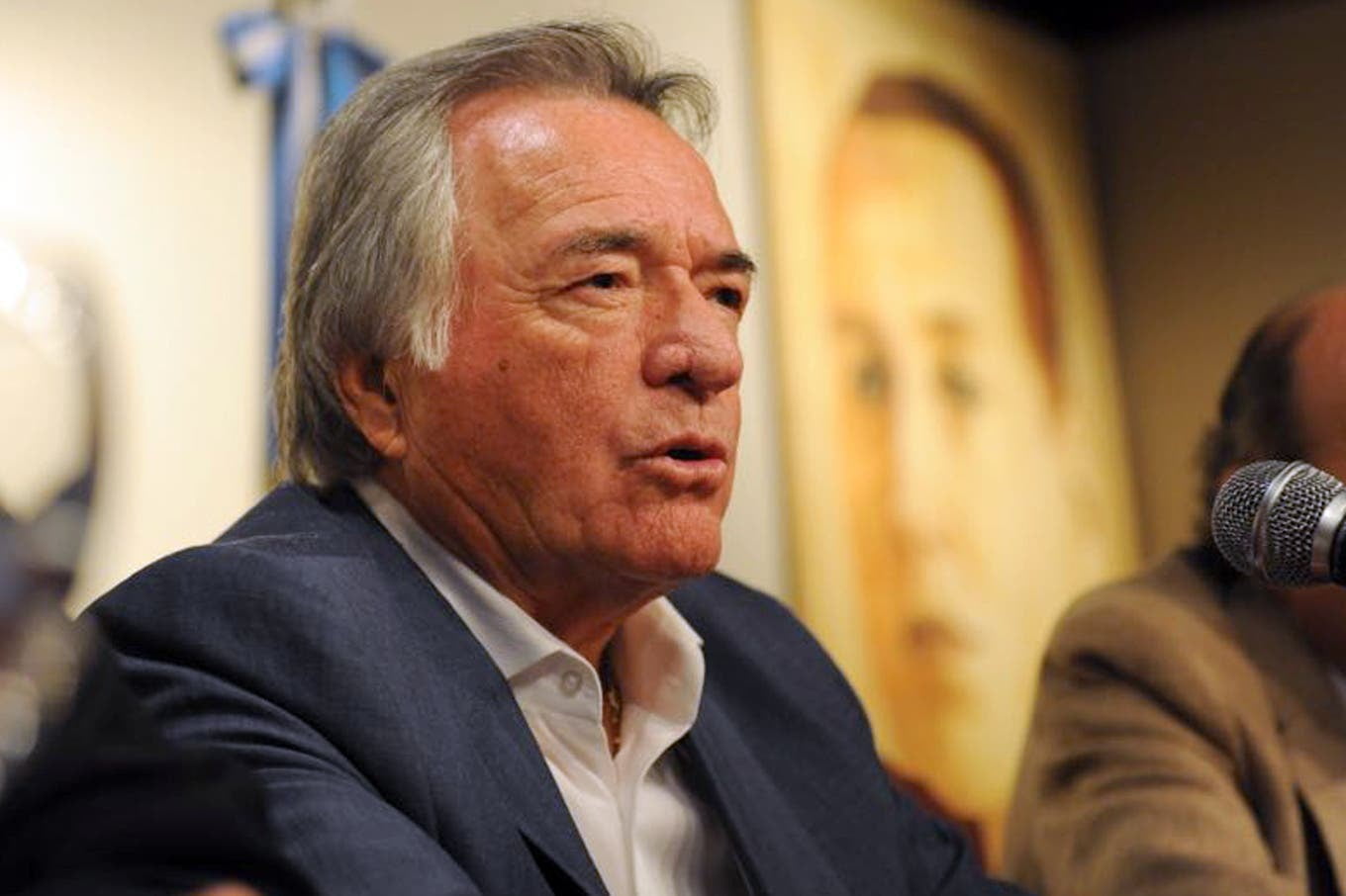 Nota de INFOBAE a Nuestro Secretario General Luis Barrionuevo